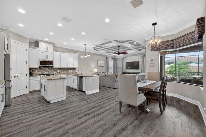 Property Photo: 5010 Tivoli Run FL 34211