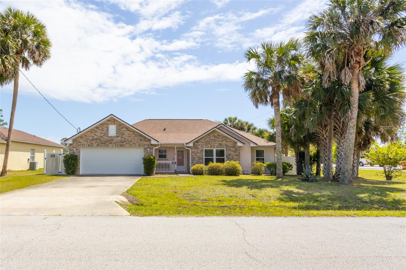 Property Photo: 127 Whippoorwill Drive FL 32164