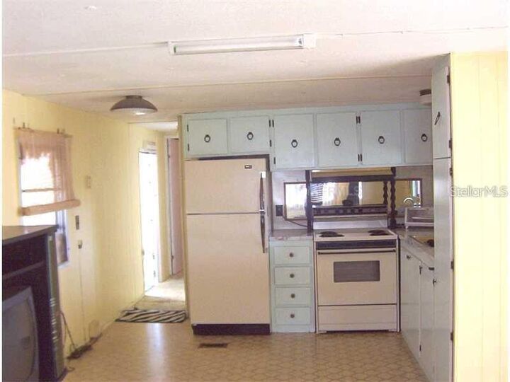 Property Photo:  1600 N Old Coachman Road 716  FL 33765 