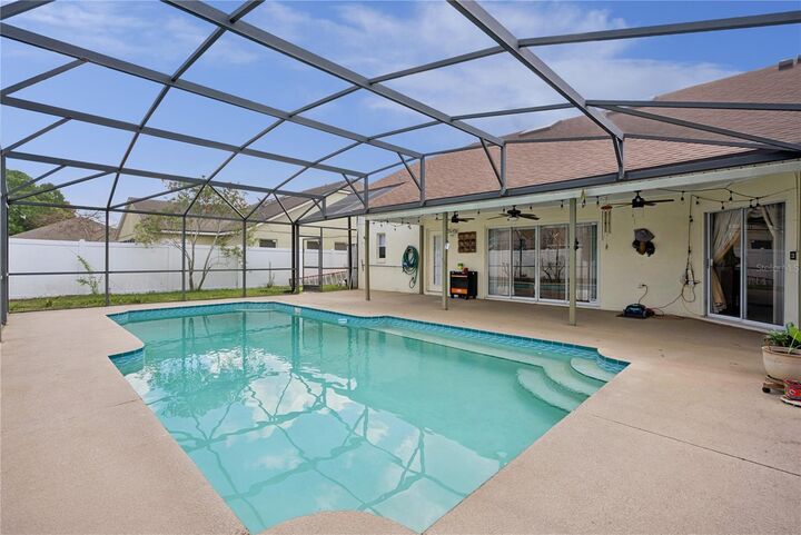 Property Photo:  11715 Oxfordshire Place  FL 32824 
