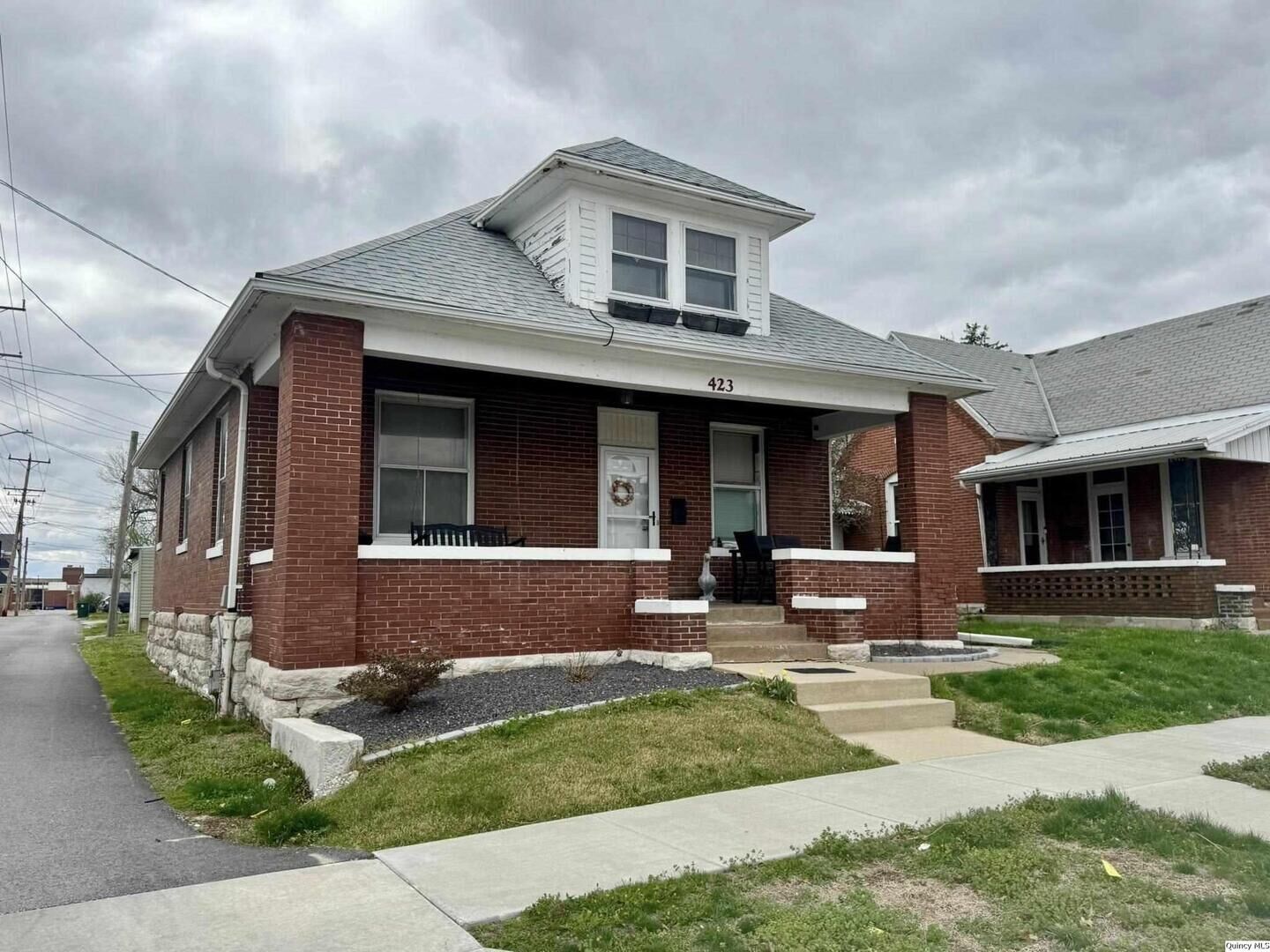 Property Photo: 423 N 14th IL 62301