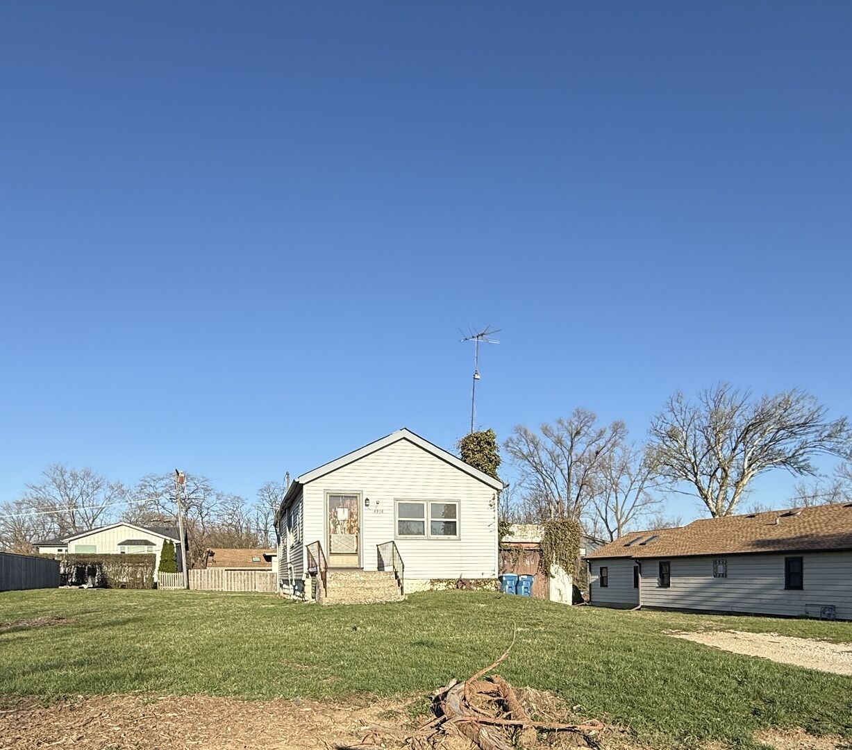 Property Photo: 4908 Cross Street IL 60515