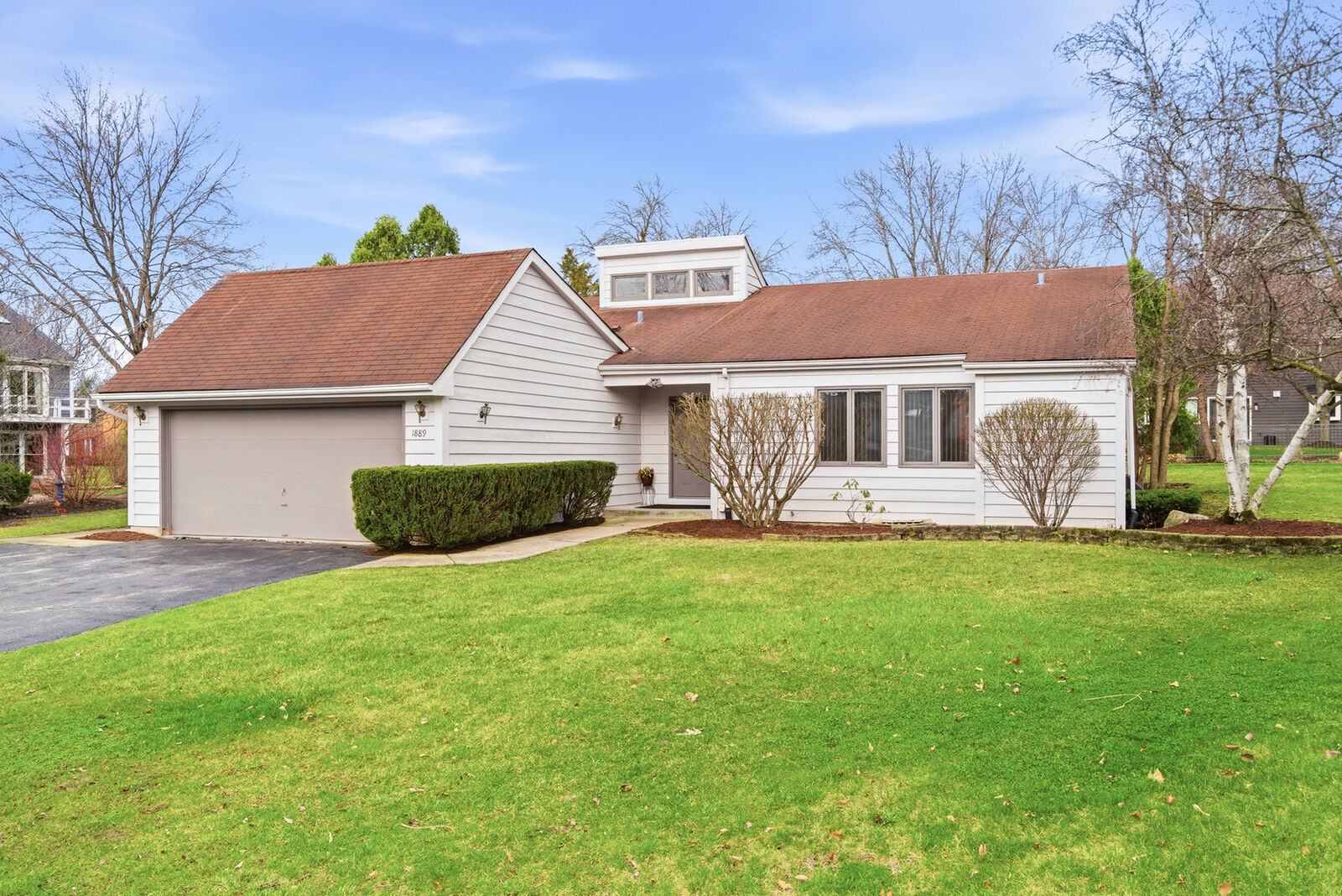 Property Photo:  1889 Winkler Court  IL 60532 