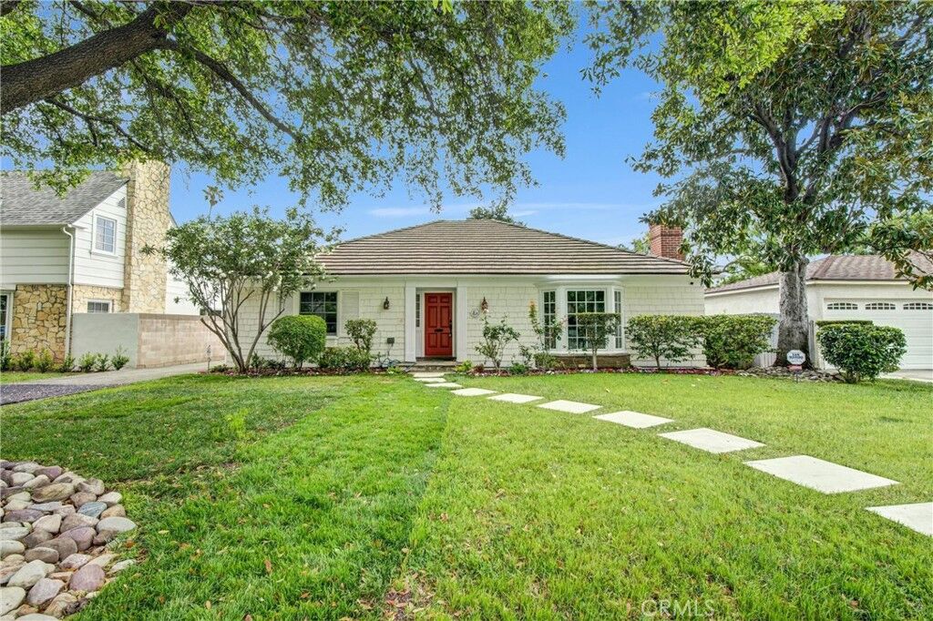 Property Photo:  2464 Sherwood  CA 91108 