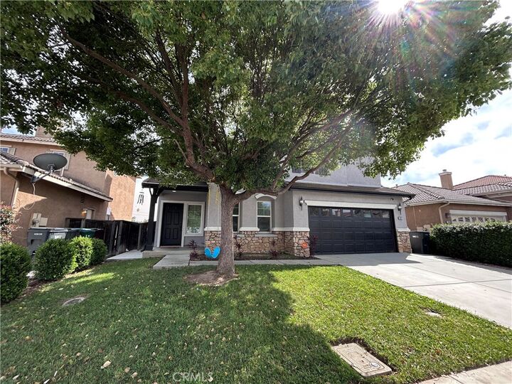 Property Photo:  22071 Goldenchain  CA 92553 