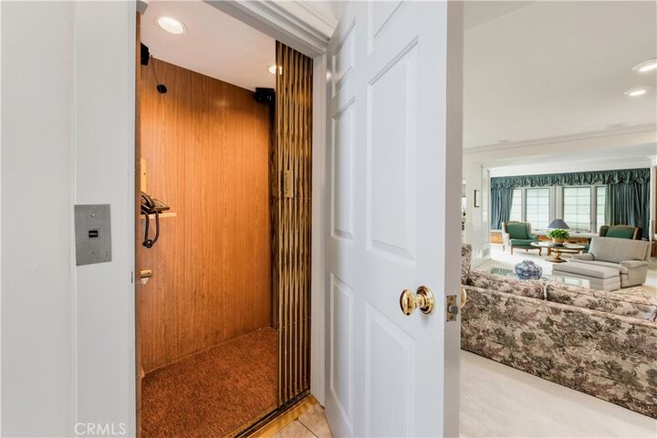 Property Photo:  40 E Neapolitan  CA 90803 