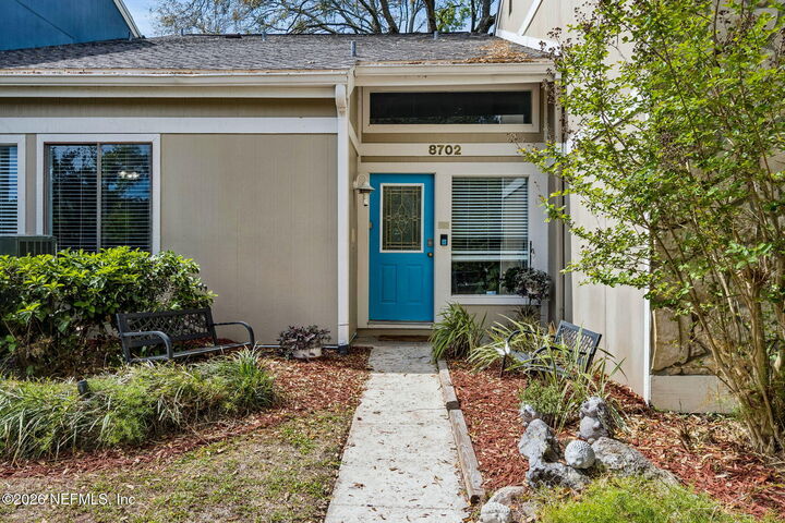 Property Photo:  8702 Como Lake Drive  FL 32256 