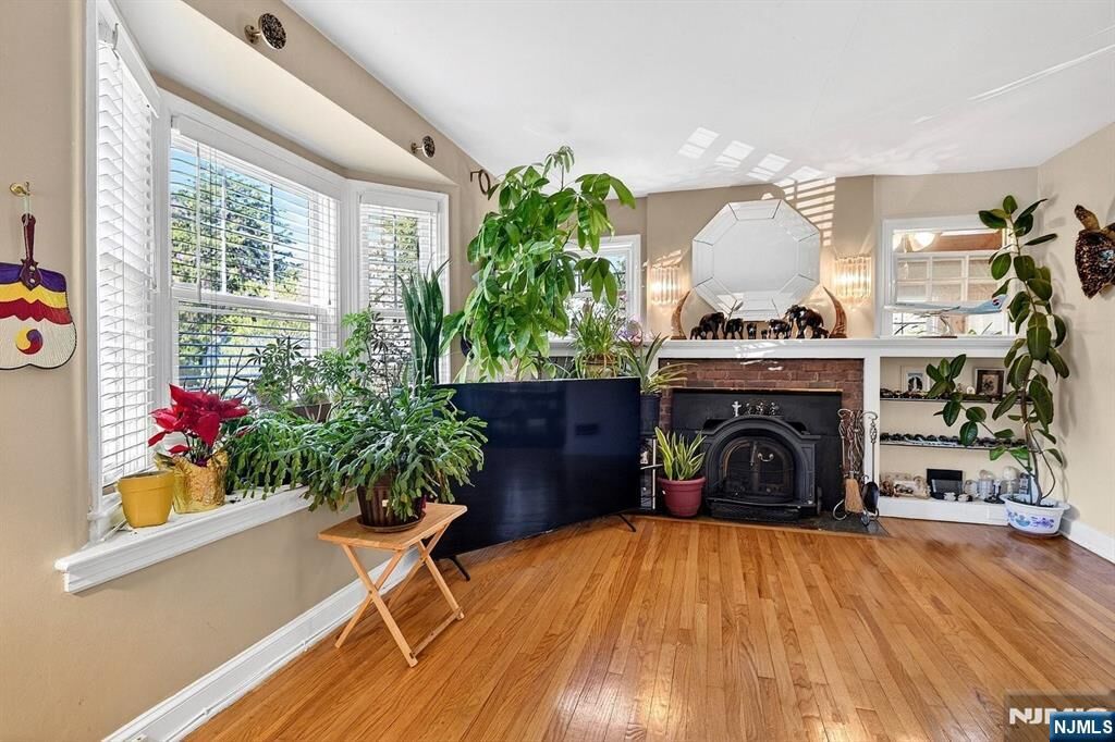 Property Photo:  10 North Drive  NJ 08816 