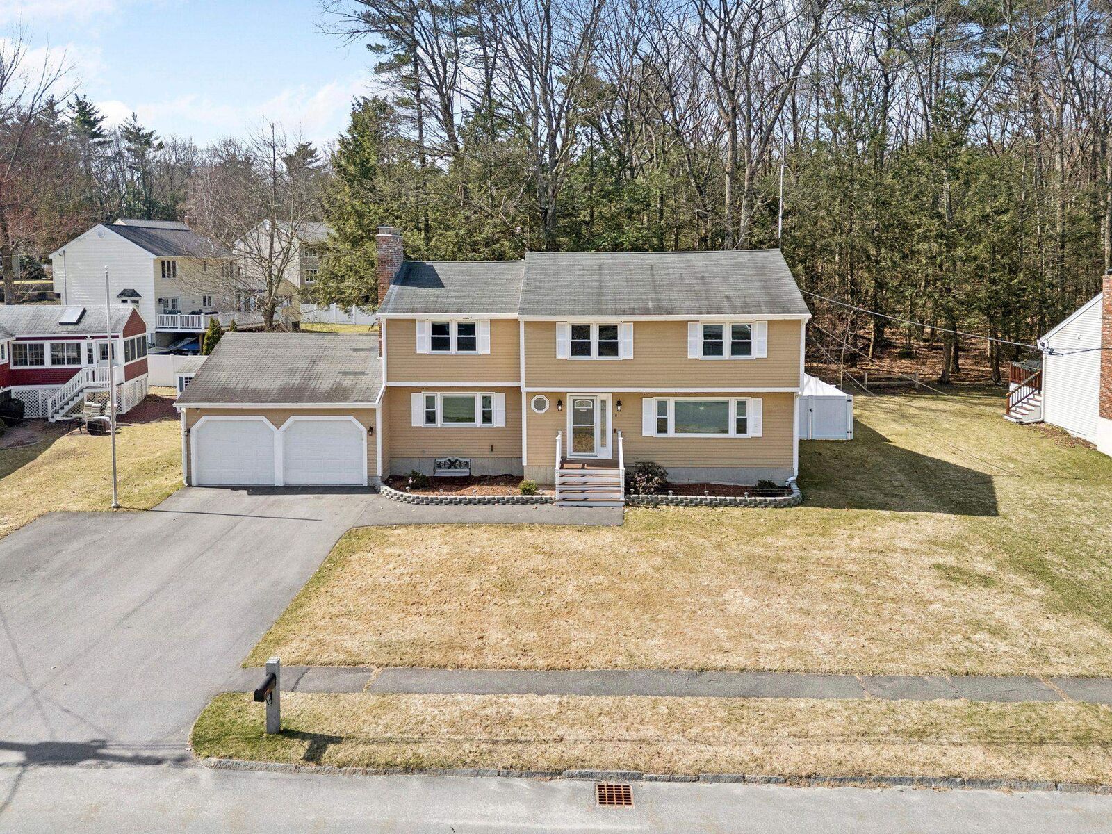 Property Photo:  10 Hampton Drive  NH 03063 