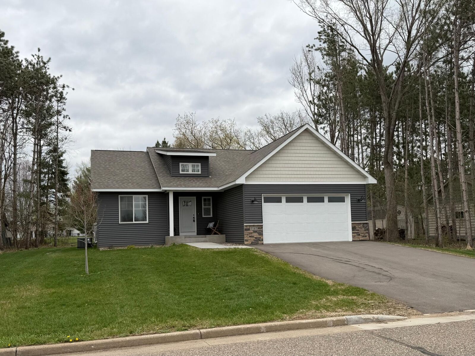 Property Photo:  1141 Pinewood Trail  WI 54017 
