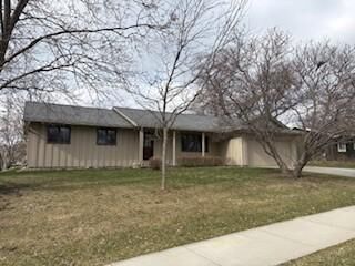 Property Photo:  946 Redwood Drive  MN 55124 