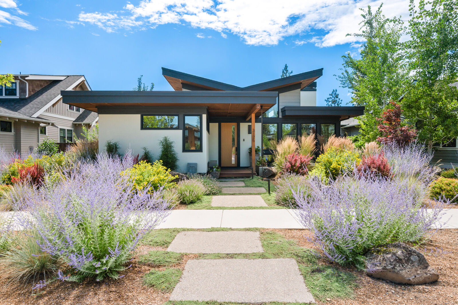 Property Photo:  3125 NW Blodgett Way  OR 97703 