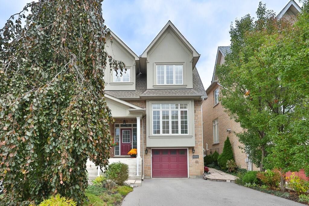 Property Photo:  1025 Shaw Drive  ON L5G 3Z3 