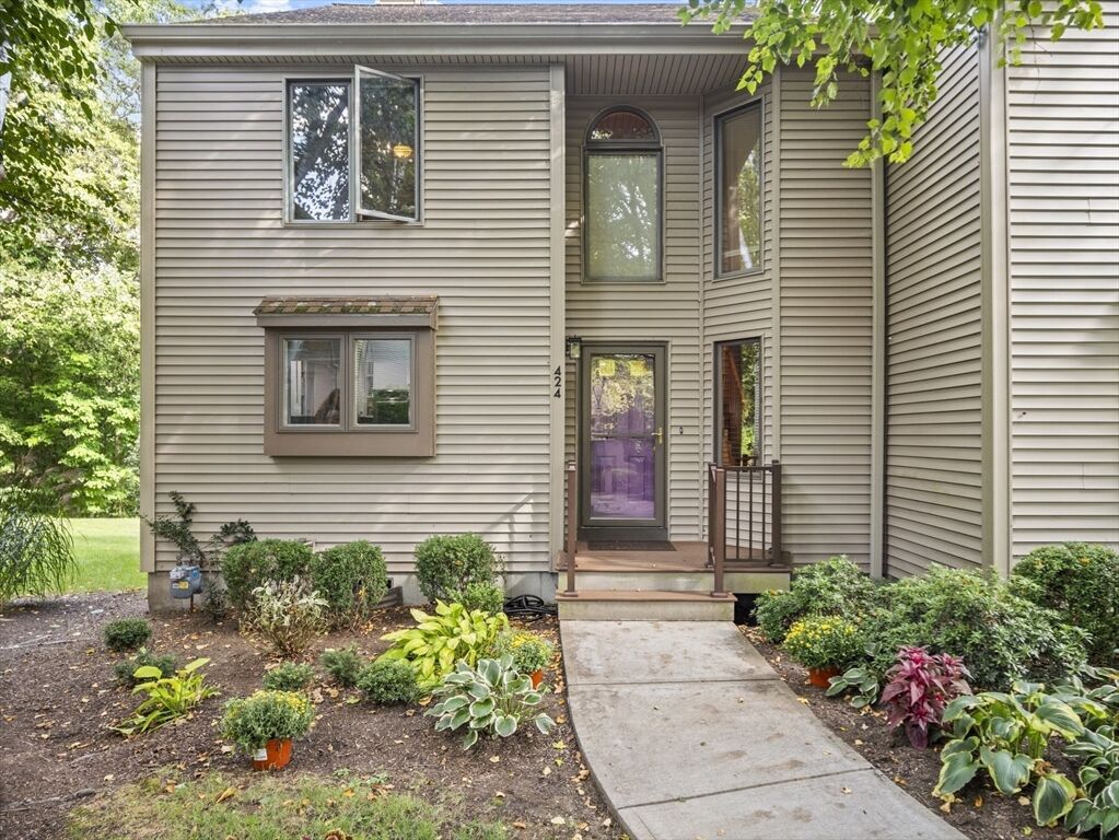 Property Photo: 770 Salisbury St 424 MA 01609