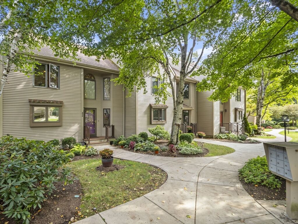 Property Photo:  770 Salisbury St 424  MA 01609 