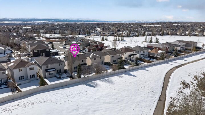 Property Photo:  6 Royal Birch Rise NW  AB T3G 5K2 