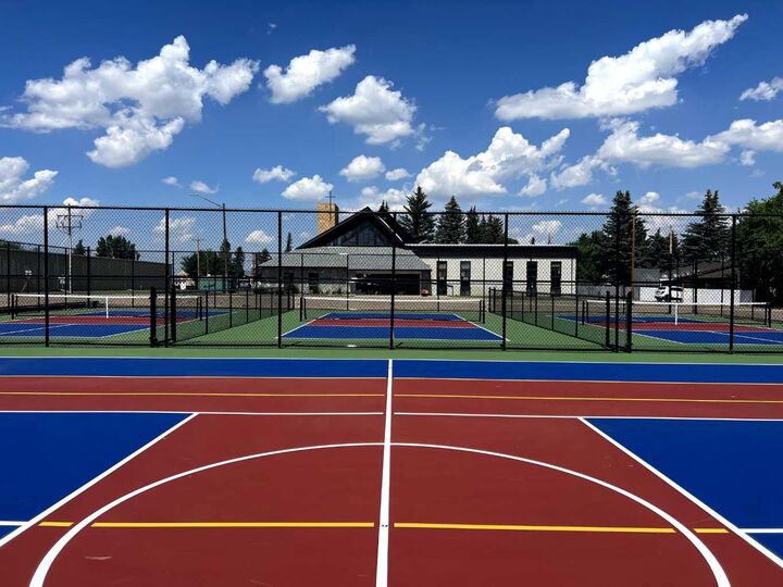 Property Photo: 626 Iris Street AB T0J 2W0