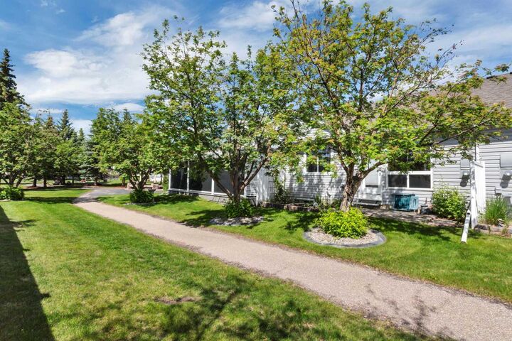 Property Photo: 6 Jenkins Drive AB T4P 3X1