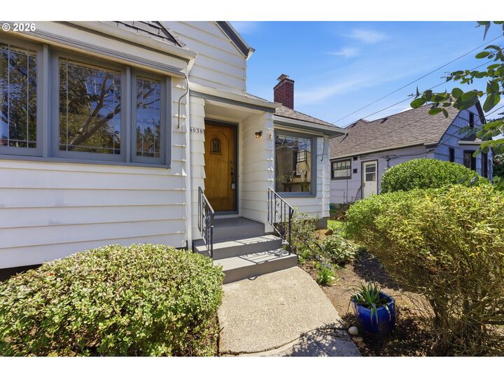 Property Photo: 4038 NE 38th Ave OR 97212