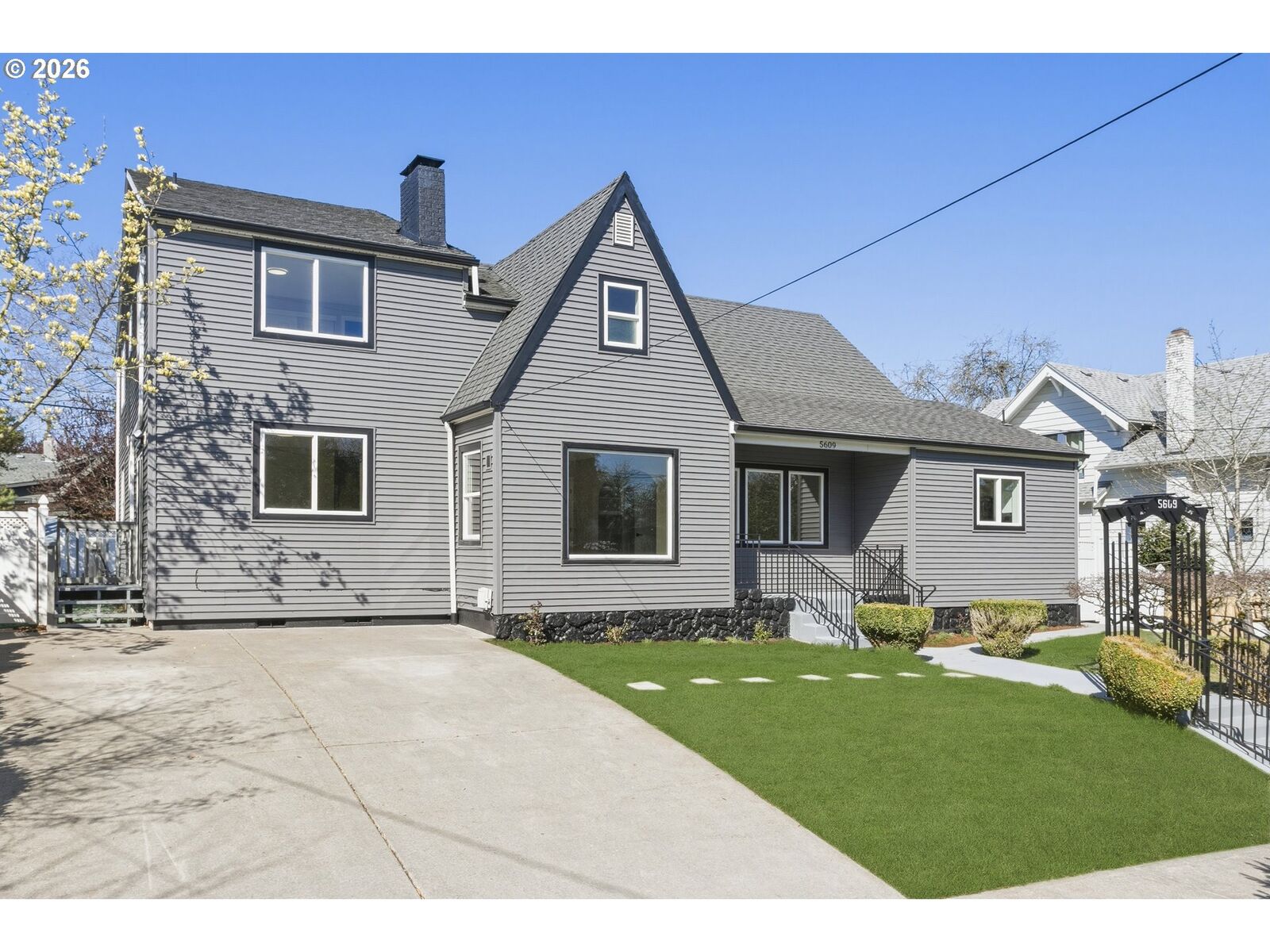 Property Photo:  5609 NE 32nd Ave  OR 97211 