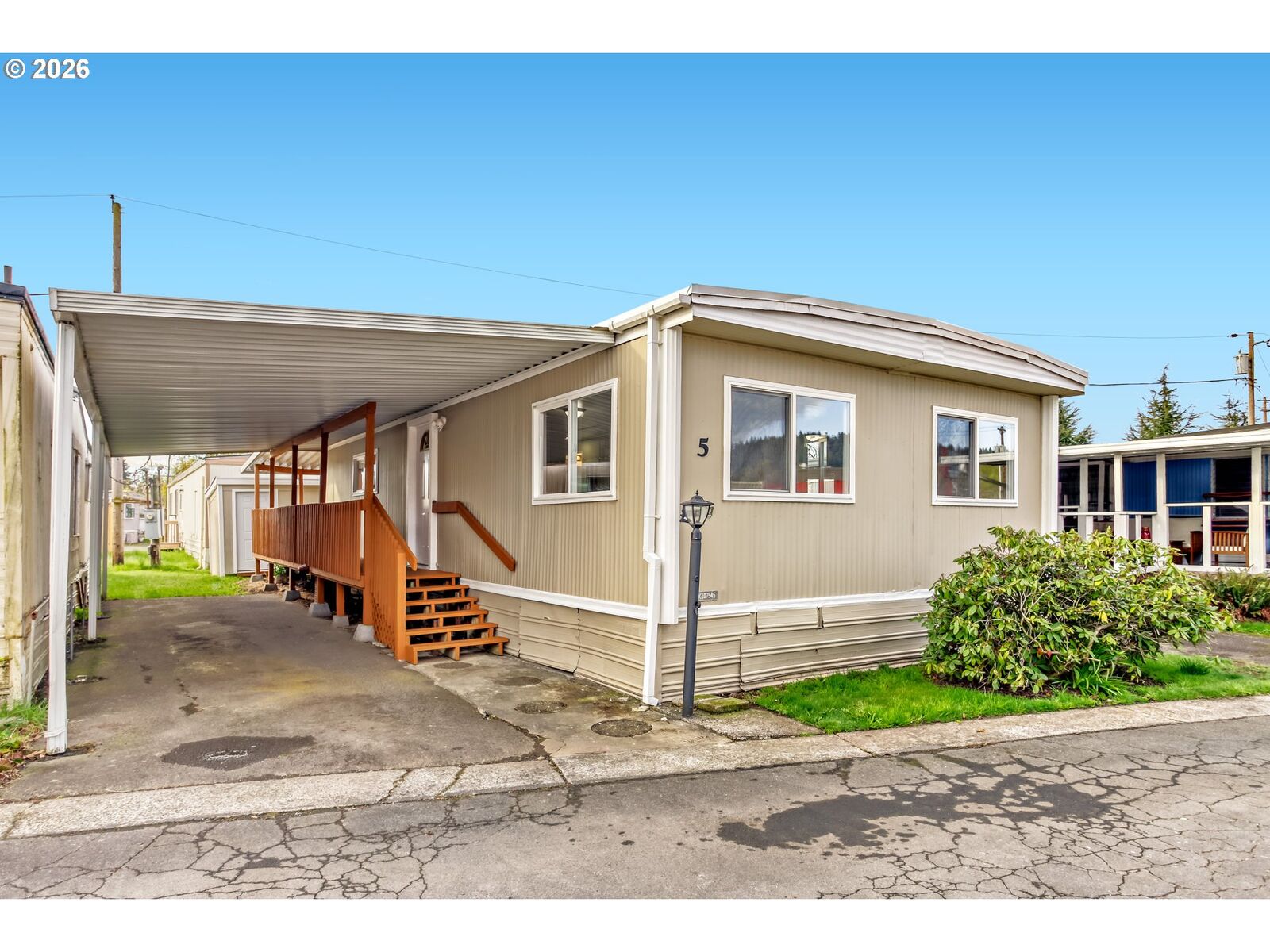 Property Photo:  2300 SE 82nd Ave 5  OR 97216 