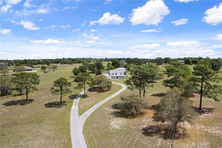Property Photo: 2079 S Ambridge Point FL 34452