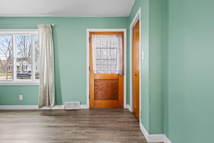 Property Photo:  825 15th Avenue  WI 54304 