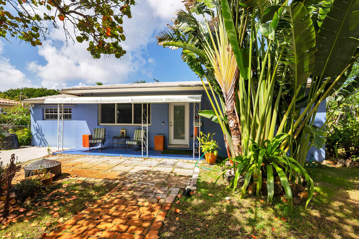 Property Photo:  227 Ashworth Street  FL 33405 