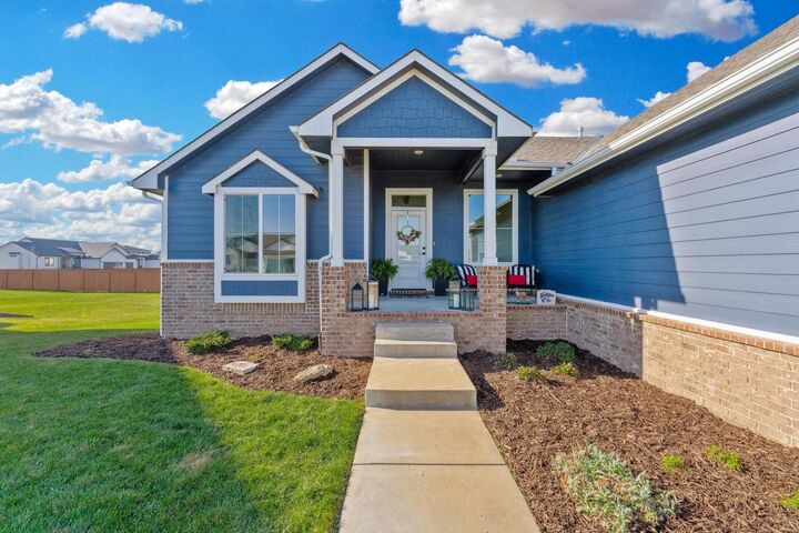 Property Photo:  2737 N Eagle Ct  KS 67226 