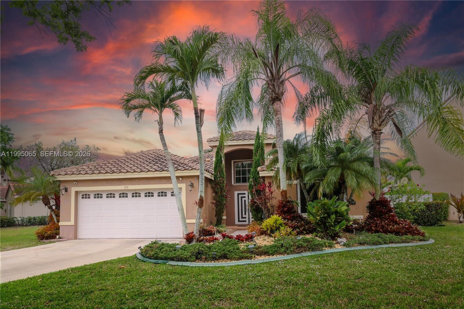 Property Photo:  499 Cambridge Ln  FL 33326 