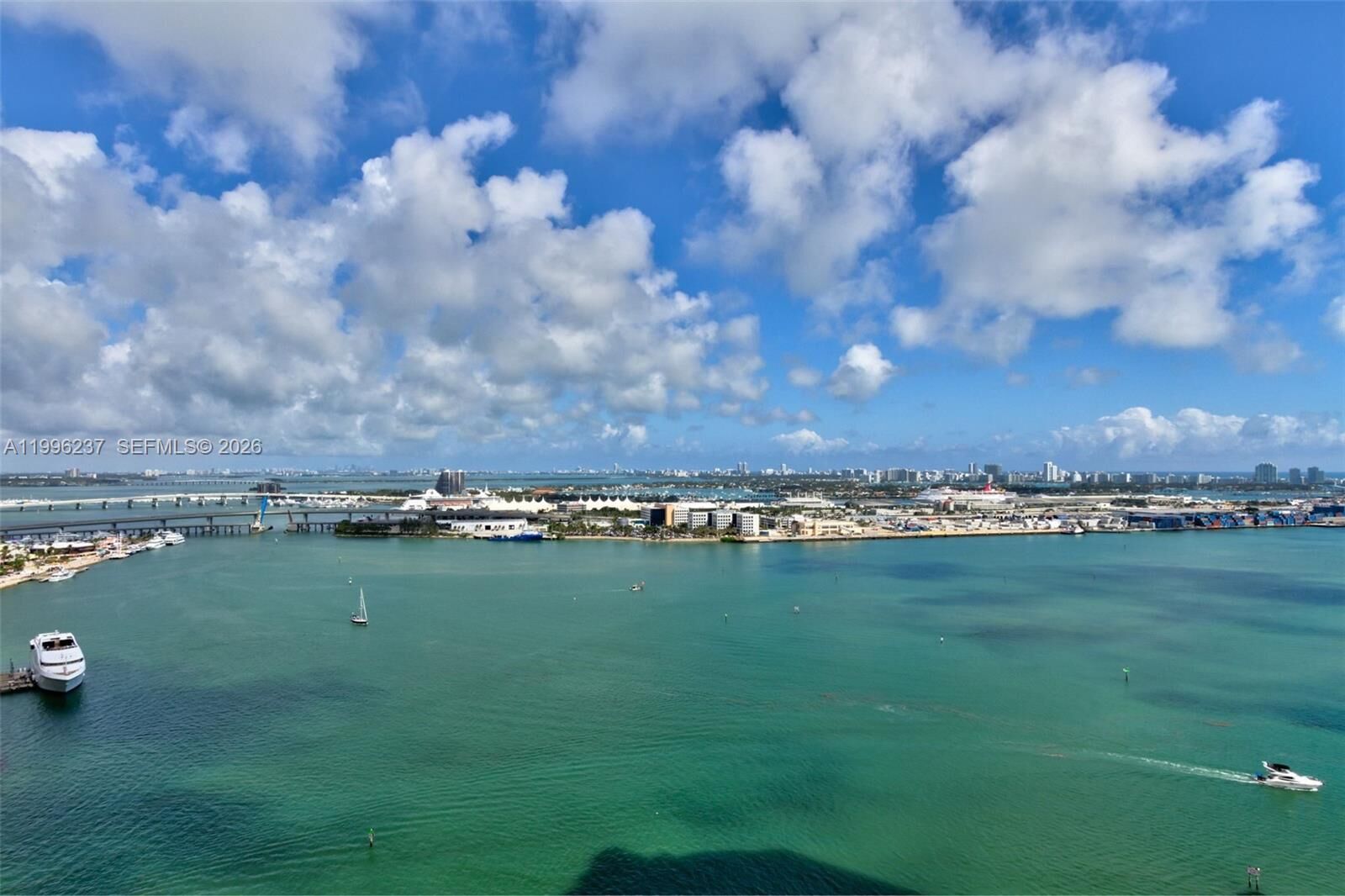 Property Photo: 888 Brickell Key Dr Ph2802 FL 33131