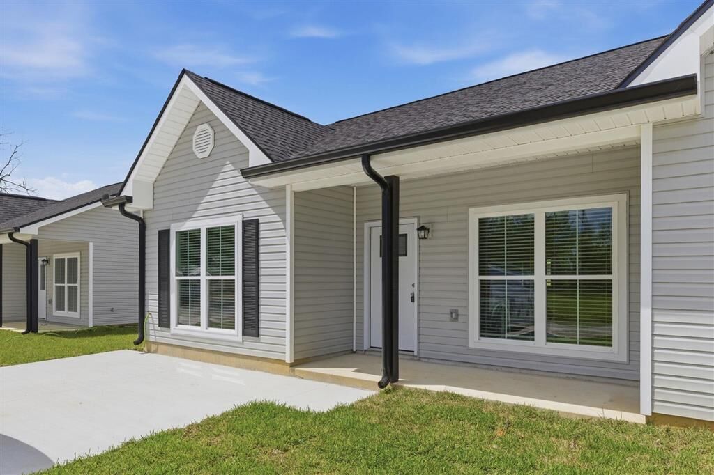 Property Photo:  311 S Lyles Street S  LA 70648 