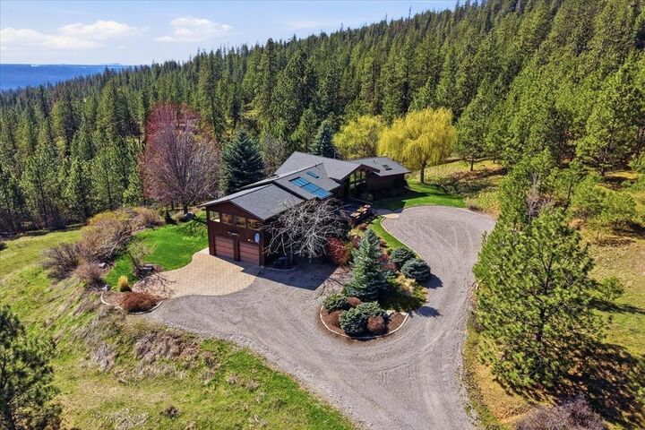 Property Photo: 8206 W Bernhill Rd WA 99208