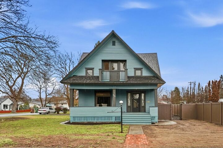 Property Photo: 828 W Nebraska Ave WA 99205