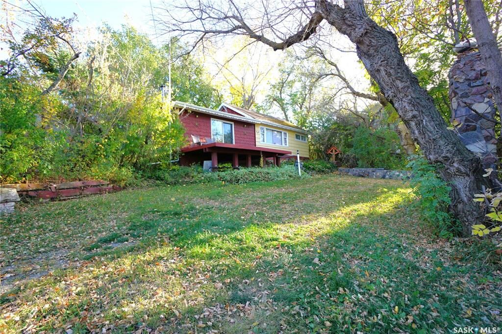 Property Photo:  608 Nicoll Lane  SK S0G 4C0 