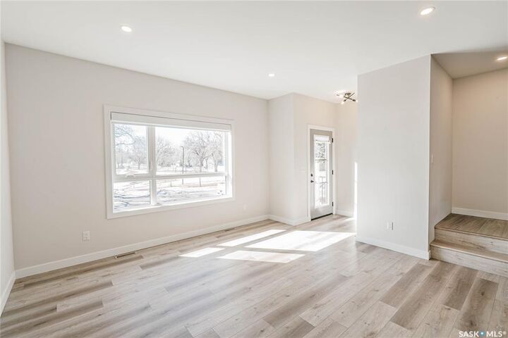 Photo de la propriété: 803 2nd Street E SK S7H 1P8