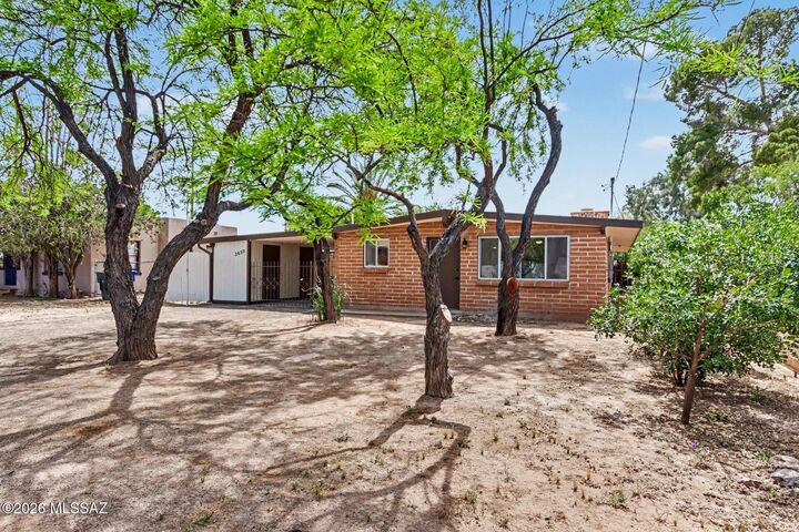 Property Photo:  3450 E Elida Street  AZ 85716 