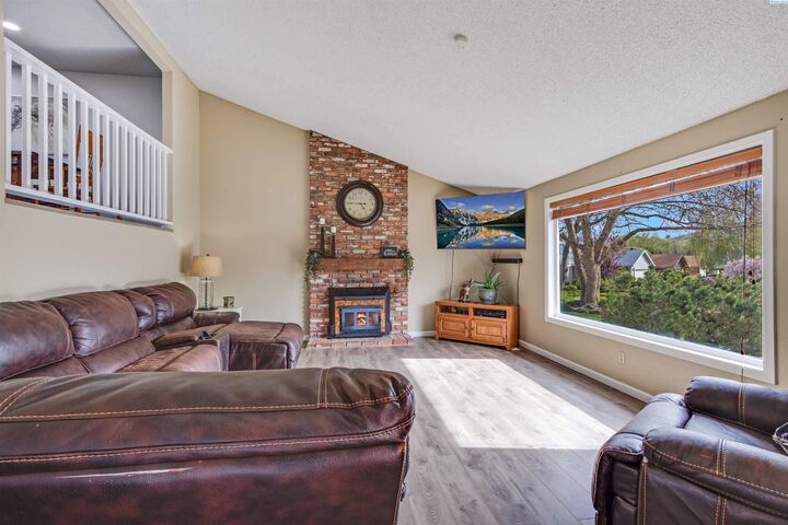 Property Photo: 5424 Fern Loop WA 99353