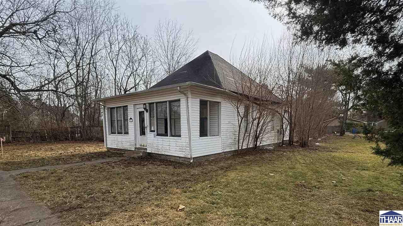 Property Photo:  2031 5th Avenue  IN 47807 