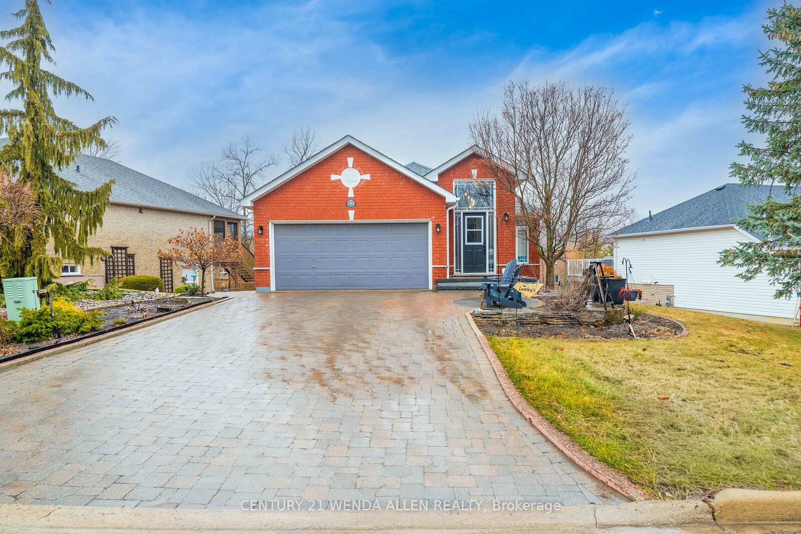 Photo de la propriété:  285 Woodward Avenue  ON K9L 1K2 