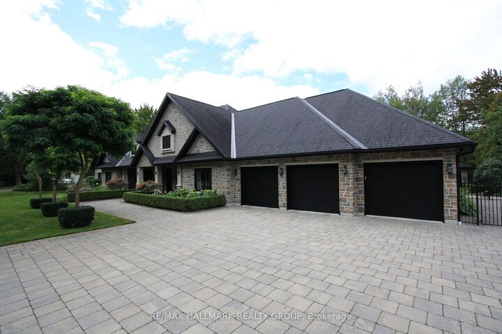 62 Rebecca Crescent — photo 1