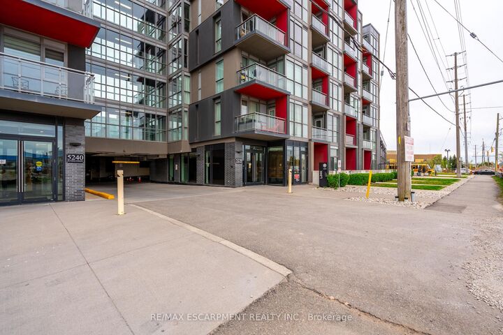 Property Photo: 5240 Dundas Street B418 ON L7L 0J6