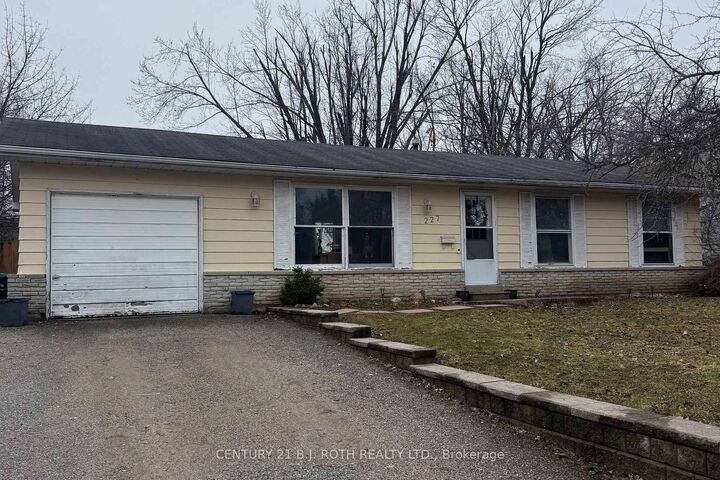 Photo de la propriété:  227 Pine Drive  ON L4N 4H6 