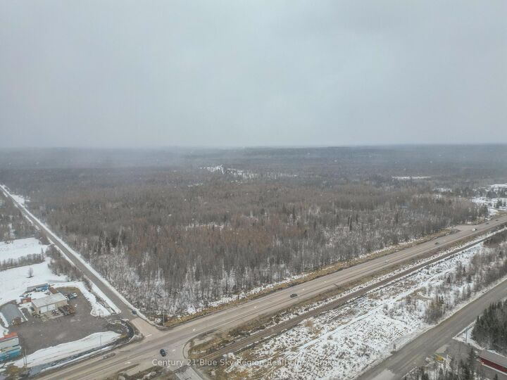 Photo de la propriété:  13261A Highway 17 N/A  ON P1B 8G5 