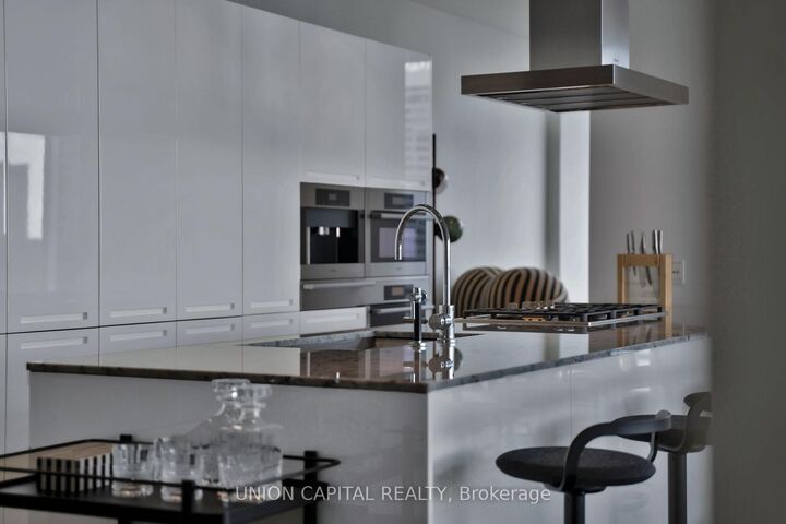 Property Photo:  180 University Avenue 5508  ON M5H 0A2 
