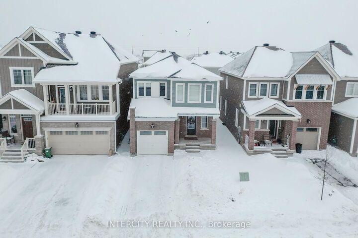 124 Hackamore Crescent — photo 1