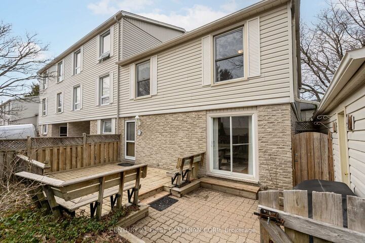 Photo de la propriété: 327 Everglade Crescent ON N6H 4M7