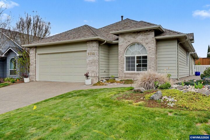Property Photo: 6652 Brookhollow Ct NE OR 97303