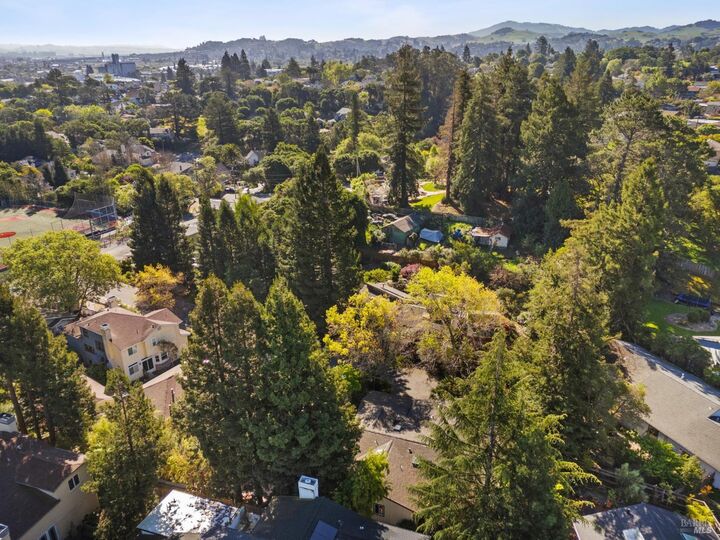 Property Photo:  614 Deerfield Lane  CA 94952 