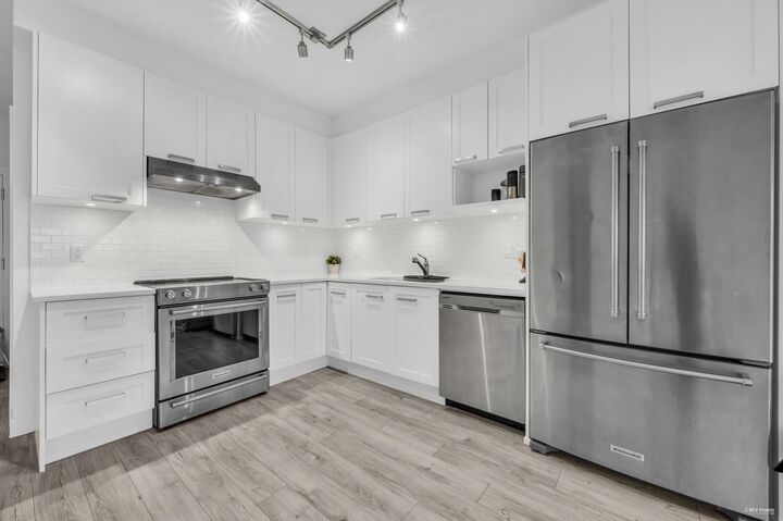 5638 201A Street 316 — photo 1